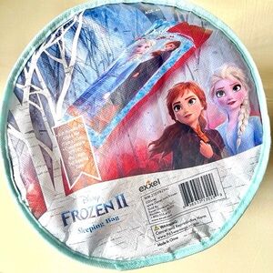 Kids Girls Frozen 2 Sleeping Bag Unused Anna & Elsa Full Graphic Zipper Closure